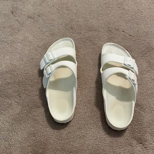 White rubber Birkenstock’s